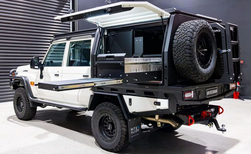 79 Series LandCruiser overland rig